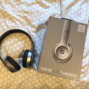 BEATS SOLO2 WIRELESS